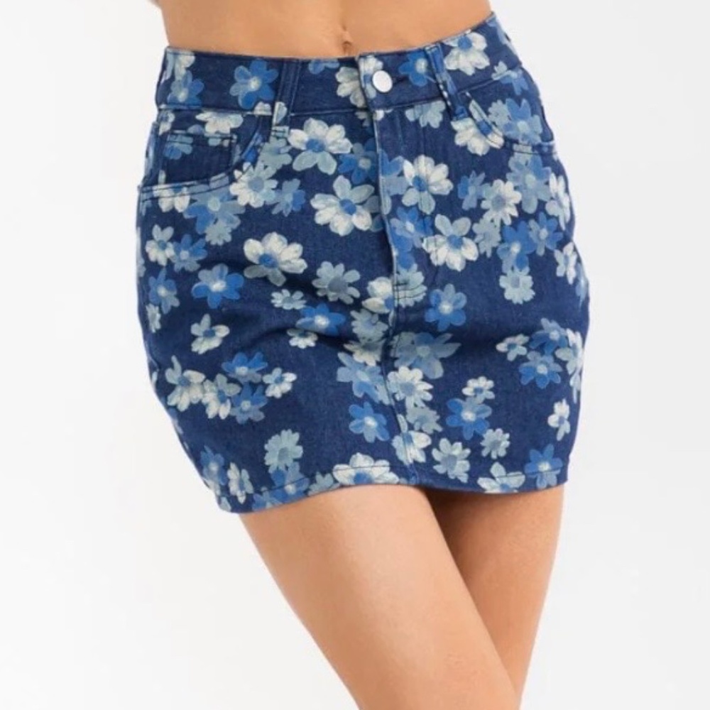DARK WASH DENIM FLORAL SKIRT WITH SHORTS - Picture 2 of 9